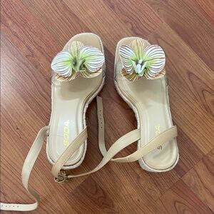 Soda Tan Floral Women's Sandals